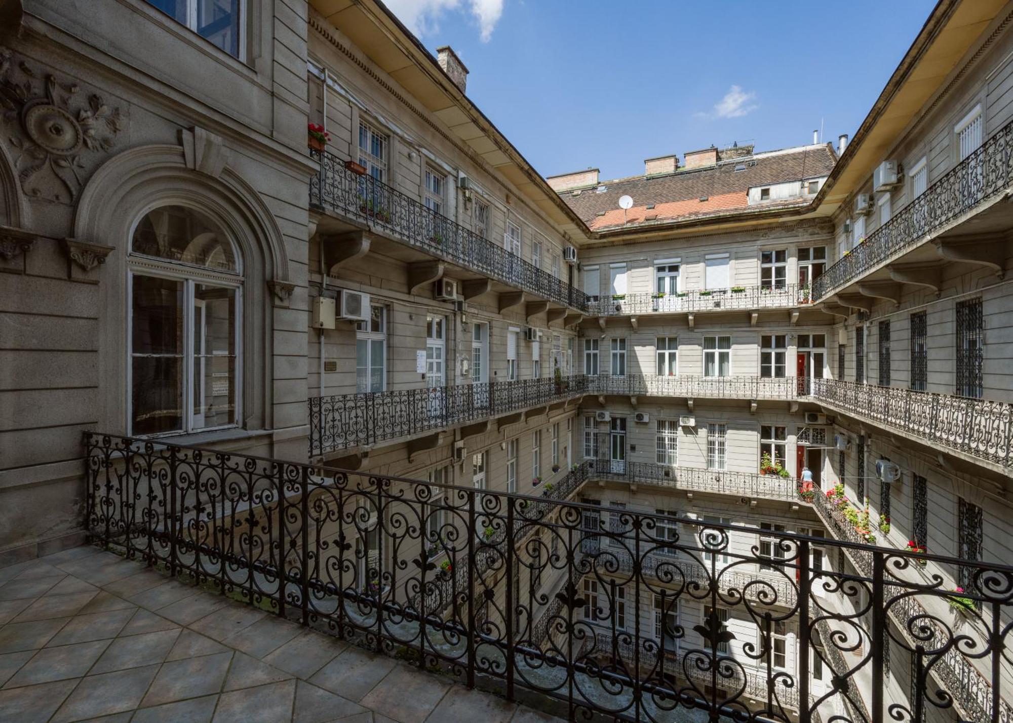 Discover Your Budapest Retreat-Walk To Parliament Esterno foto
