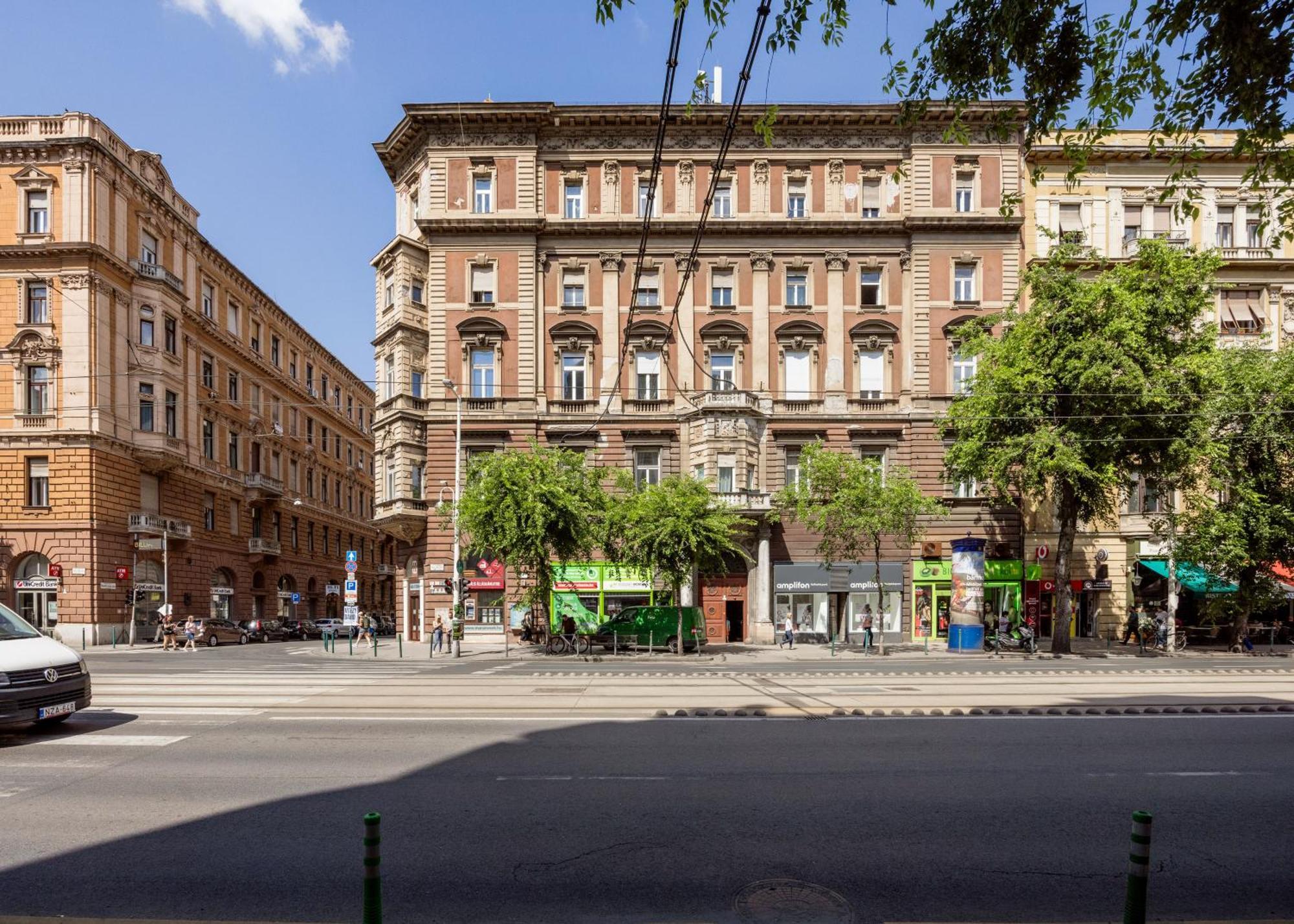 Discover Your Budapest Retreat-Walk To Parliament Esterno foto